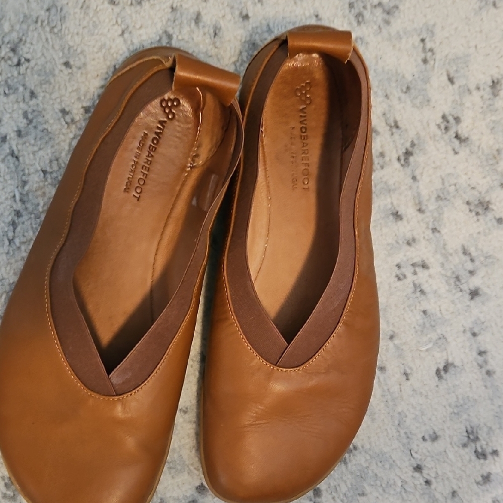 Vivo barefoot Women's Tan Leather Flats